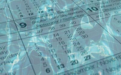 Calendario generico sovrapposto a fondo piscina